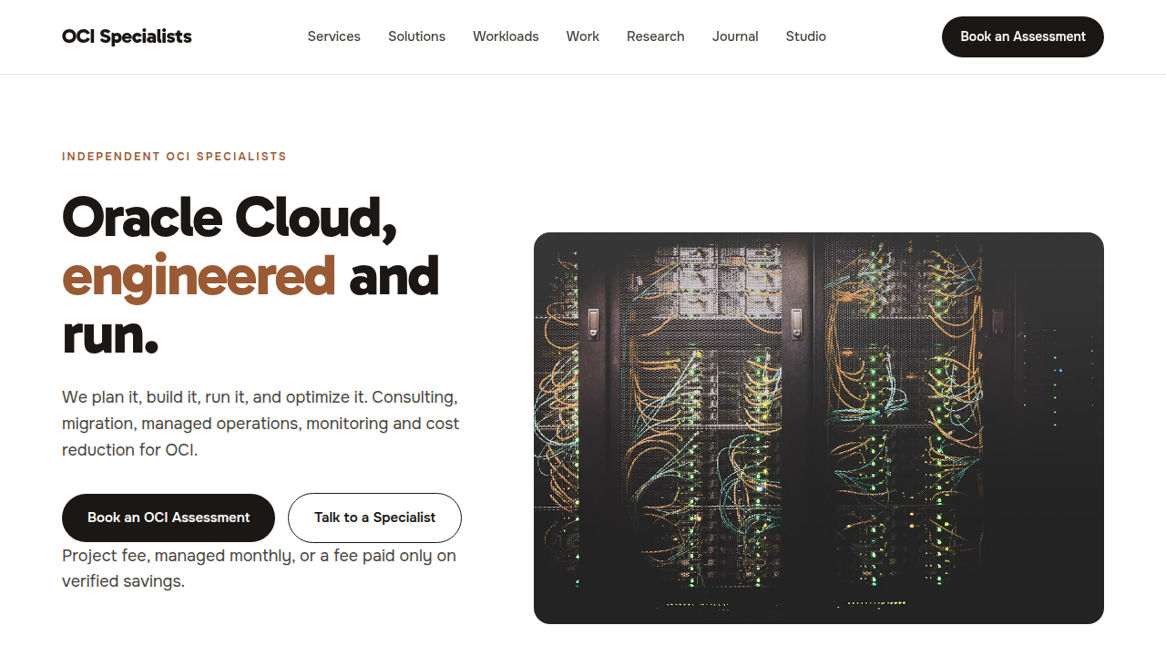 A screenshot of the OCI Specialists homepage, a resource for Oracle Cloud migration insights.